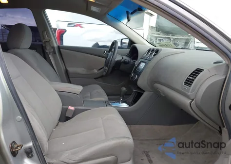 2010 Nissan Altima 2.5 z USA, uszkodzony, nr VIN 1N4AL2AP1AN427670